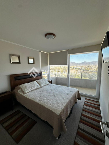 Departamento En Venta De 2 Dorm. 1 Baño, En La Herradura
