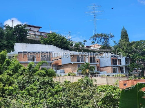 Estupenda Casa En Venta En Alto Hatillo. N E G O C I A B L E