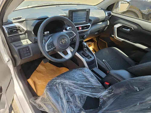 Toyota Raize 4x2. 2024