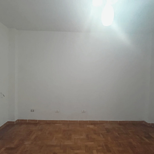Kitnet A Venda Em Sé Com 30m²