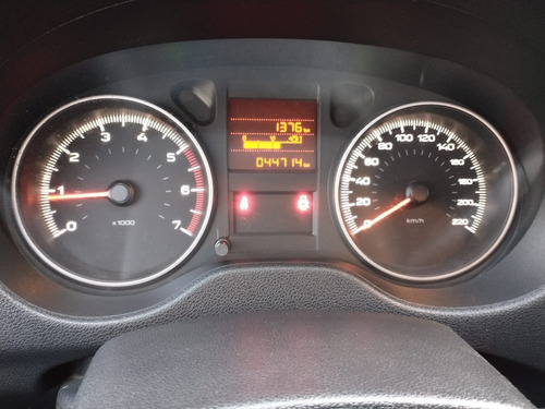 Imagen 13 de 14 de Peugeot 301 Allure 1.6 Hdi