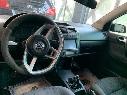 Volkswagen Polo 1.6 Mi 8v 2004