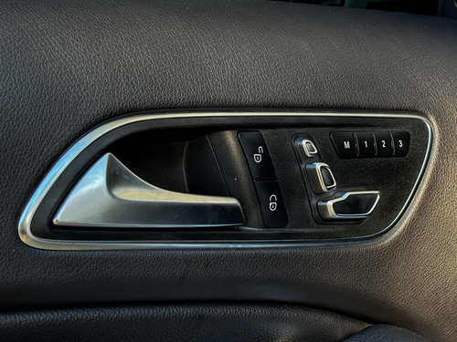 Mercedes-Benz Classe GLA 1.6 Advance Turbo Flex 5p