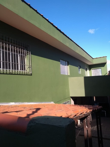 Imagem 5 de 30 de Casa Ampla Com 4 Quartos, Jardim, 4 Vagas De Garagem E 2 Banheiros,