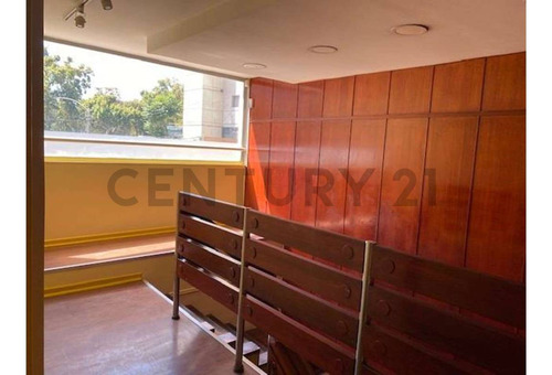 Arriendo De Gran Local Y Oficinas - Providencia
