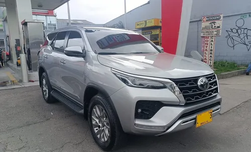 Toyota Fortuner Srv 2.4 Diesel 4x2 At 2023