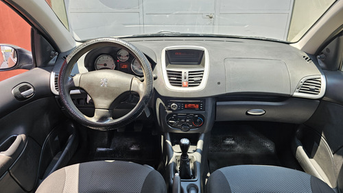 Peugeot 207 1.4 Sedan Allure 75cv
