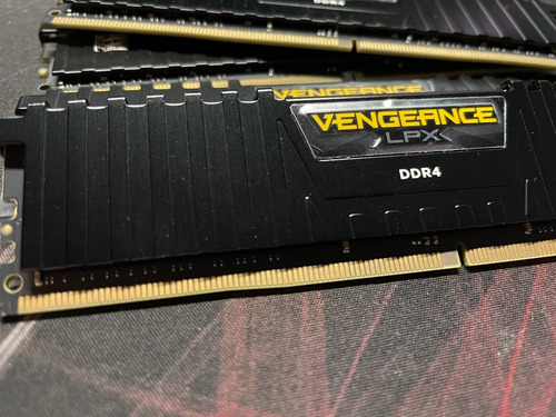 Memória Ram 4x16gb Corsair Cmk16gx4m1b3000c15 Vengeance Lpx