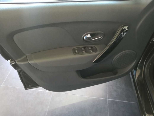 Imagen 7 de 14 de Renault Logan 1.6 Intense Motor Cadenero (eo)