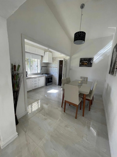 Imagen 4 de 22 de Preciosa Casa 2 Dormitorios-jardín-barbacoa Maroñas, Curva!