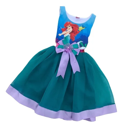 La sirenita en vestido sale