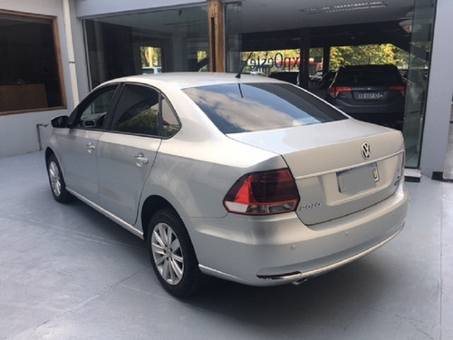 Volkswagen Polo Confortline 1.6ml/16 Tiptronic-2017 Expoeste