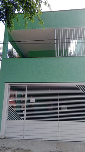 Vendo Um Lindo Sobrado Localizado No Litoral Norte Ubatuba Pouco Tempo De Construção E Bem Localizado.