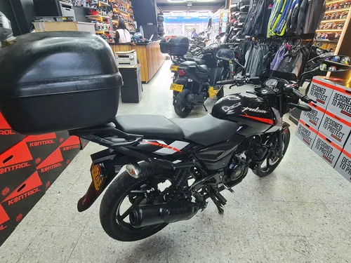 Bajaj Pulsar 180 Fi 2023