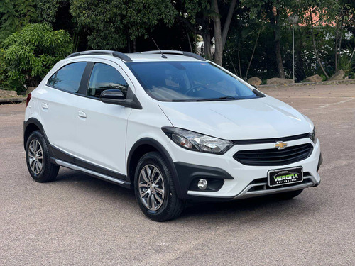 Imagem 3 de 11 de Chevrolet Onix 1.4 Mpfi Activ 8v Flex 4p Automático