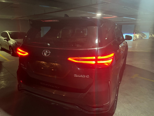 Imagen 7 de 15 de Toyota Sw4 Diamond Ii 2.8 Tdi 6 At 7a 2022