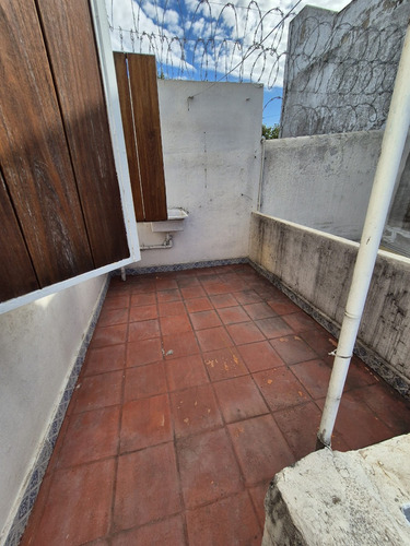 Apartamento De Dos Dormitorios En Pueblo Victoria