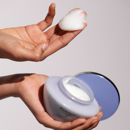 Imagen 3 de 8 de Kerastase Blond Absolu Masque Cicaextreme Máscara X 200 Ml