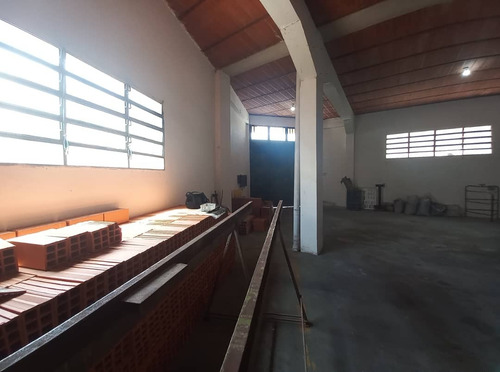 Local En Alquiler El Junquito Km 8 Suroeste,411m², Urb. Cerrada, Np