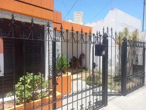 Casa En Venta De 4 Dormitorios Sobre Catamarca 2200