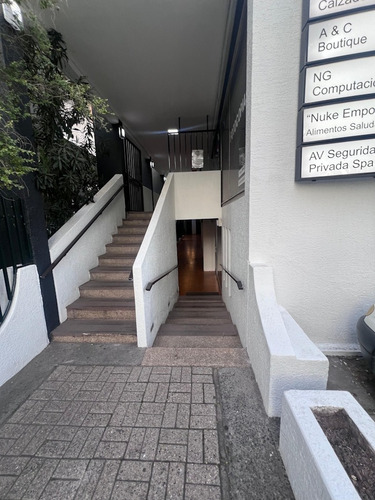 Local Comercial En Plaza Ñuñoa - 61 M2 -