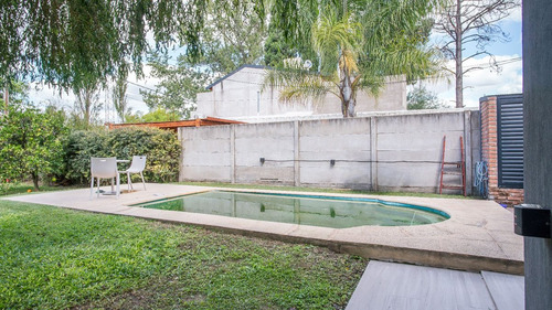 Moderna Casa De 1 Dormitorio Con Pileta