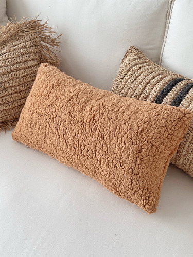 Almohadón Corderito Sherpa - 50x30cm Camel Liso