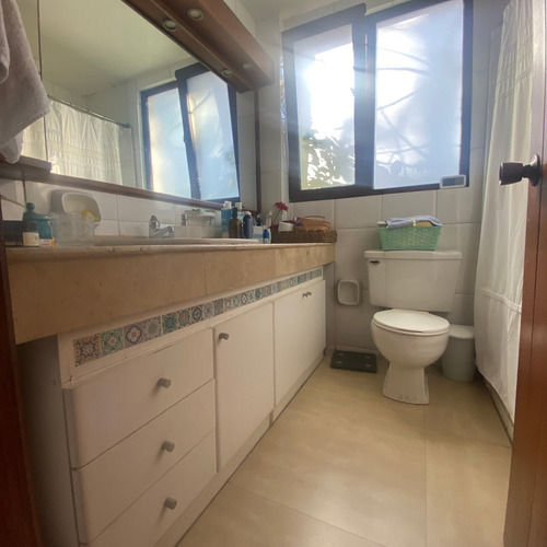 Casa En Arriendo 5 Dorm. Cercana A Colegios. Las Condes