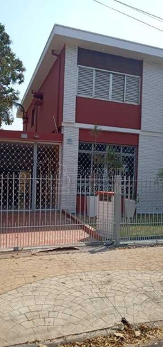 Imagem 1 de 6 de Aluguel De Casas / Padrão Na Cidade De Araraquara 10518