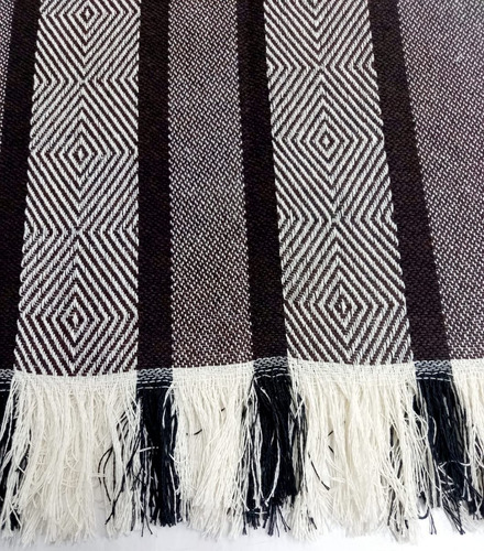 Poncho Artesanal Rombos Café Oscuro