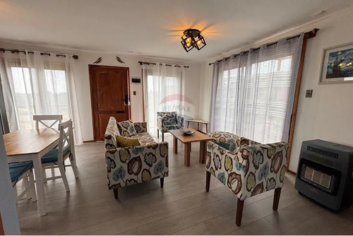 Parcela Con 2 Casas Y Vista A La Montaña