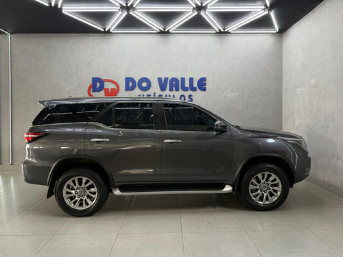 Toyota Hilux HILUX SW4 SRX 4X4 2.8 TDI 16V DIES. AUT.