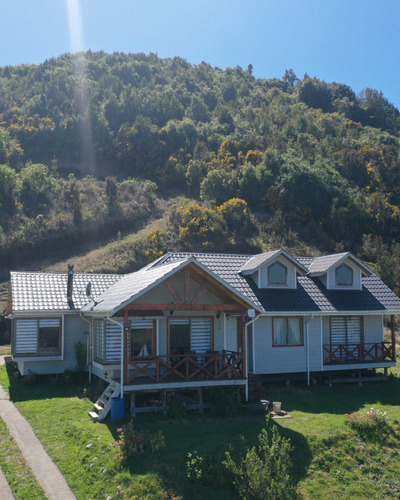 Se Vende 0.69 Has Con Casa Y 2 Cabañas, Dalcahue, Chiloé