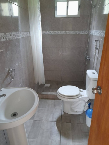 Imagen 10 de 14 de Alquilo Casa, A 4 Cuadras De La Playa, En Britopolis