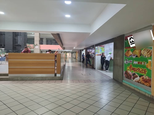 Imagen 9 de 17 de Pieranyela Rodriguez Vende Local Comercial En El C.c. Paseo Las Industrias C-4533