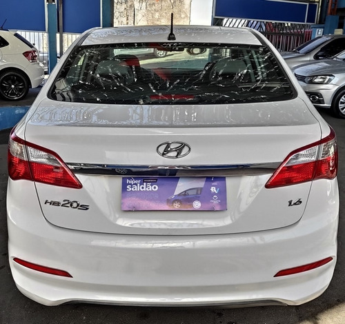 Imagem 4 de 8 de Hyundai Hb20s 2016 1.6 Comfort Plus Flex 4p