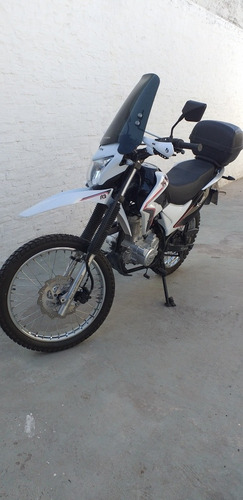 Imagen 1 de 9 de Corven Triax R3