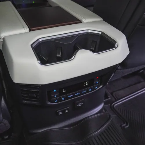 Toyota Sequoia 4WD CAPSTONE