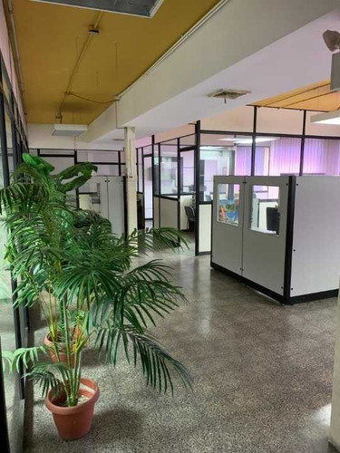 Imagen 13 de 29 de Impecable Galpon Industrial Con Oficinas Listo Para Entrar / 0414-3907836
