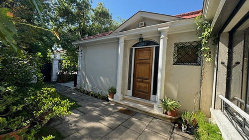 Casa En Barrio Las Flores/ Colegio San Ignacio