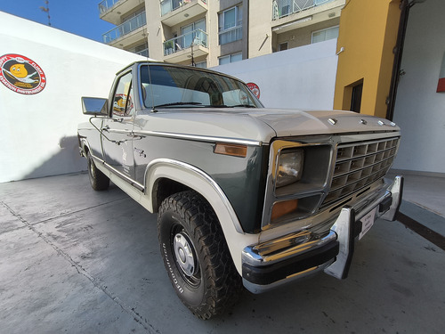 Ford F-100 3.9D Lujo