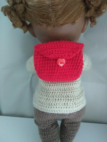 Roupa Baby Alive Bege Com Marrom E Mochila Vermelha