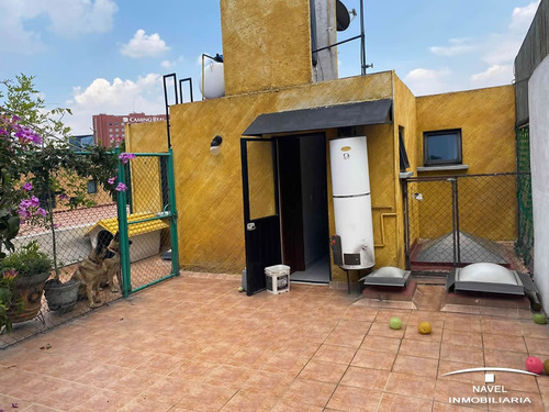 Casa En Venta Desarrollada En Dos Niveles Con Un Mezzanine, En La Calle De Av. México En La Colonia Heroes De Padierna