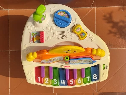 Imagen 2 de 5 de Piano Musical Fisher Price Usado Buen Estado Incluye Batería