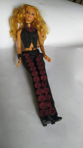 Barbie Shakira Mattel Color Traje Negro