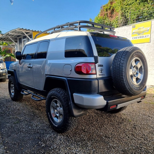 Imagen 4 de 10 de Toyota Fj