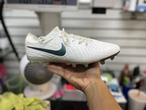 Tacos nike tiempo blancos hotsell