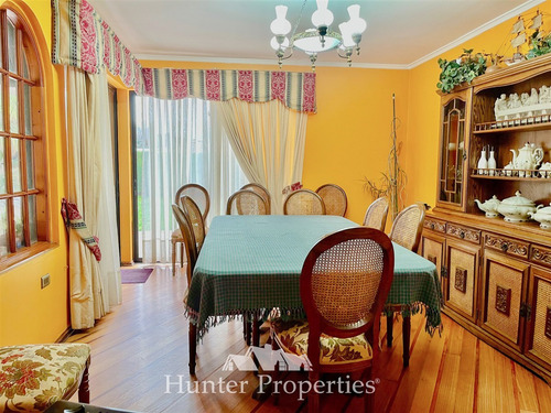 Casa En Venta De 4d3b De 365m2 En Condominio La Reina. Talca