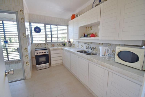 Imagen 7 de 16 de Apto Duplex Tipo Casa 3 Dorm Playa Mansa Punta Del Este