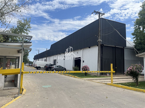 Bodega En Arriendo Con 2 Amplios Galpones En Talca